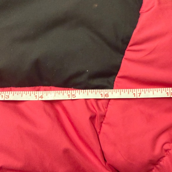 The North Face Kids Pink and Black Puffer Jacket - Picture 9 of 13